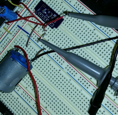 dc motor on breadboard circuit